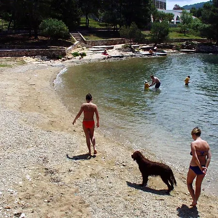 5724b * Stari Grad (Hvar)