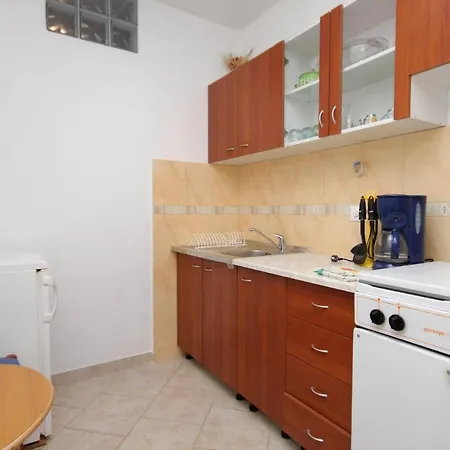 5724b Apartment *